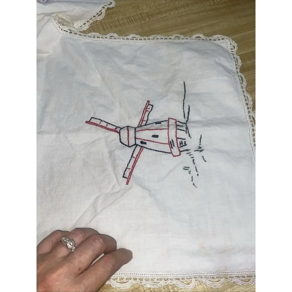 Set Of Hand Embroidered Tablecloth (1) & Napkins (4) Dutch Windmill Crochet Lace